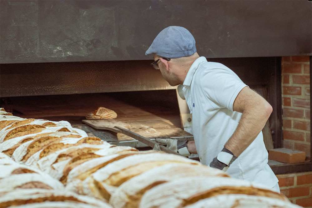 Пътешествие през процеса на приготвяне на хляб - печене