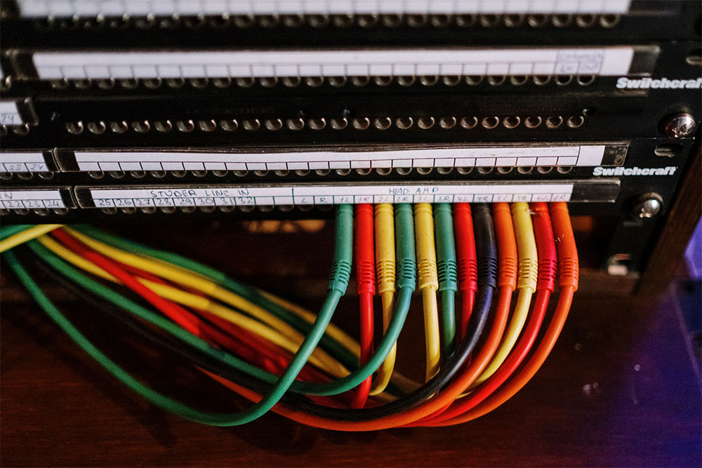 Приложения на кабелните стяжки - електричество и електроника